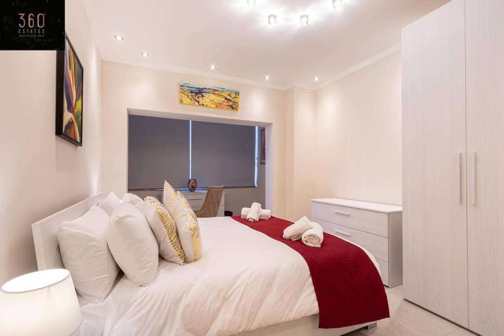 One Of A Kind, Seafront Property In St Georges Bay By 360 Estates Saint Julian's 외부 사진